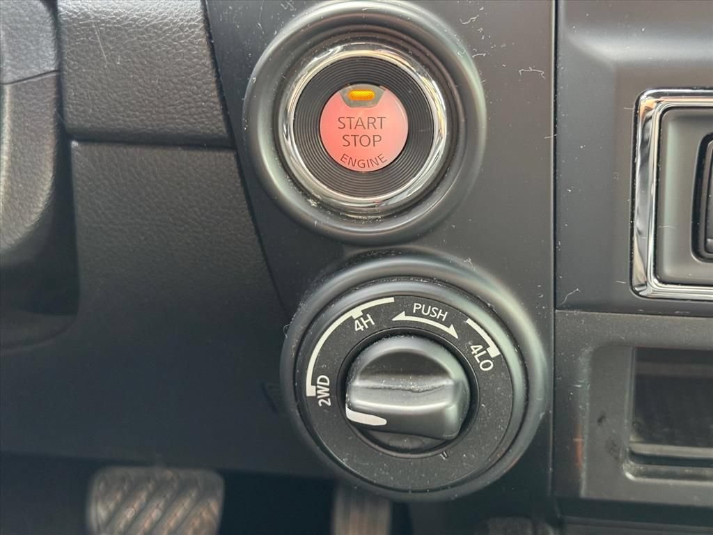 Used 2019 Nissan Titan SV w/ SV Convenience Package AWD/4WD image 22