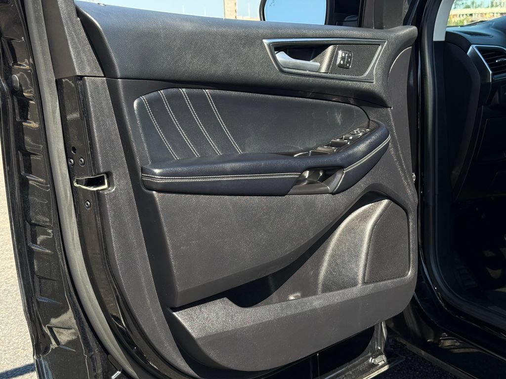 Used 2018 Ford Edge Sport w/ Equipment Group 401A AWD/4WD image 32