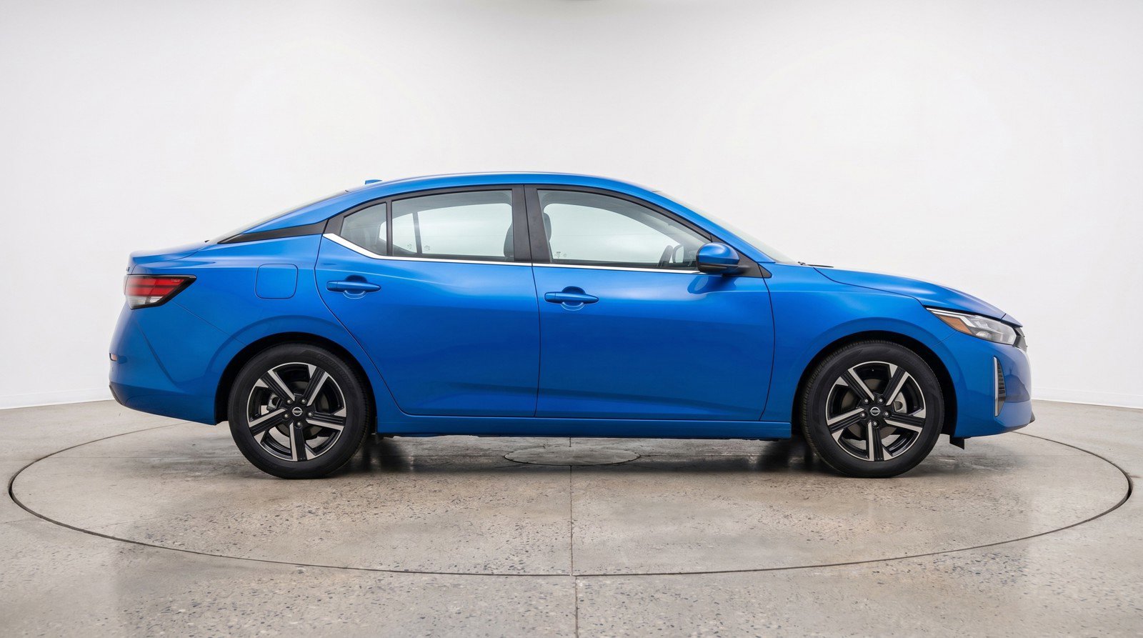 Used 2025 Nissan Sentra SV FWD image 11