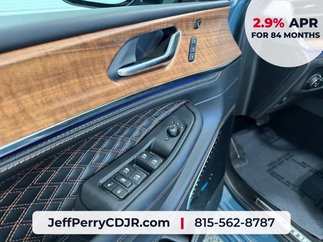 New 2026 Jeep Grand Cherokee Summit w/ Obsidian Package AWD/4WD image 10