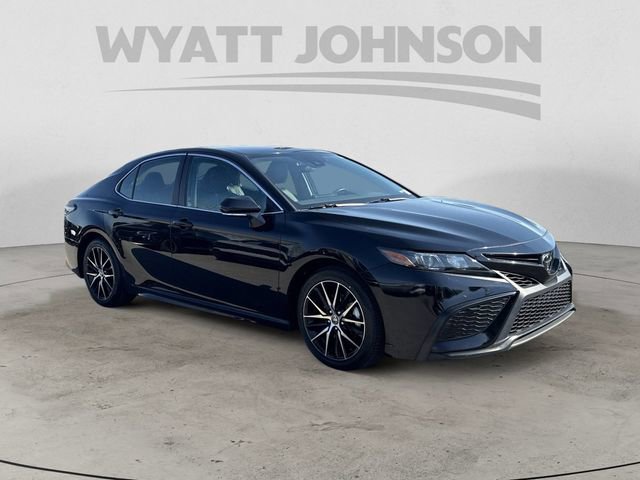 Used 2024 Toyota Camry SE FWD image 7
