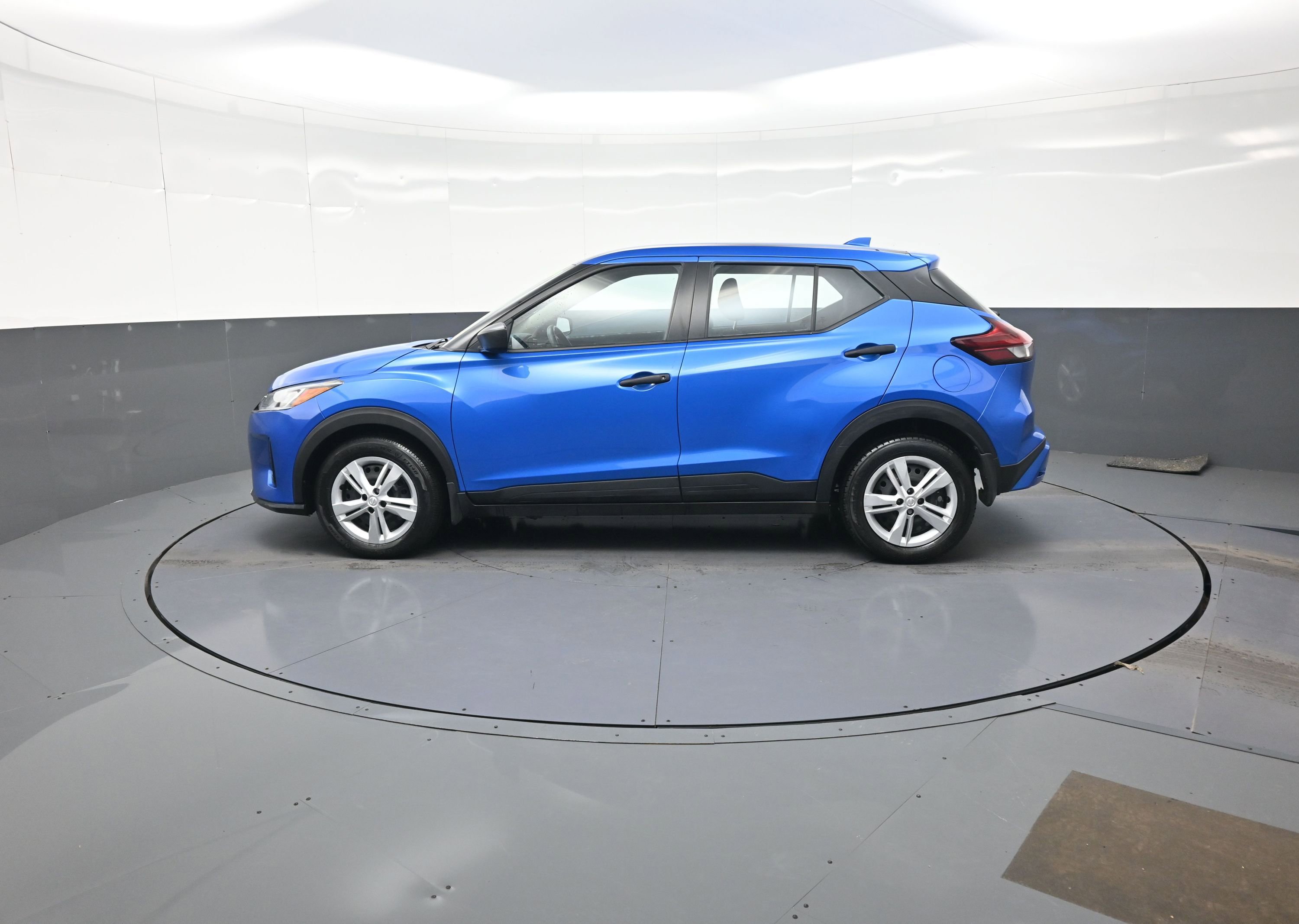 Used 2024 Nissan Kicks S w/ Interior Electronics Package image 6