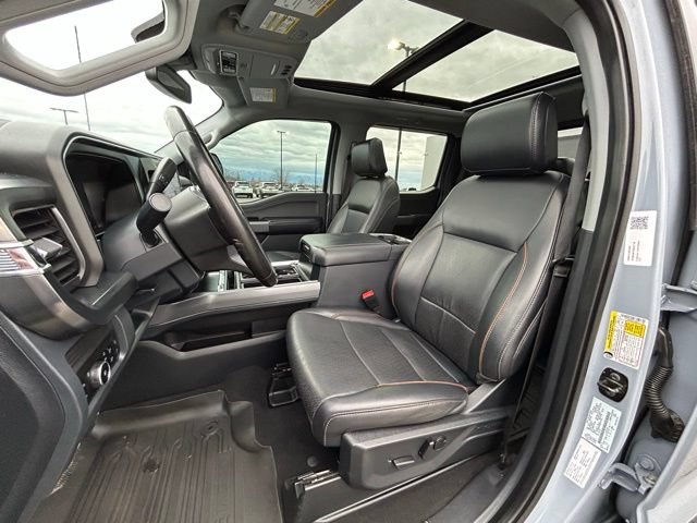 Used 2025 Ford F350 Lariat w/ Black Appearance Package AWD/4WD image 35