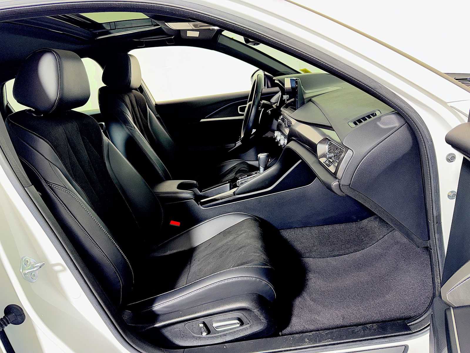 Used 2023 Acura Integra A-Spec image 23