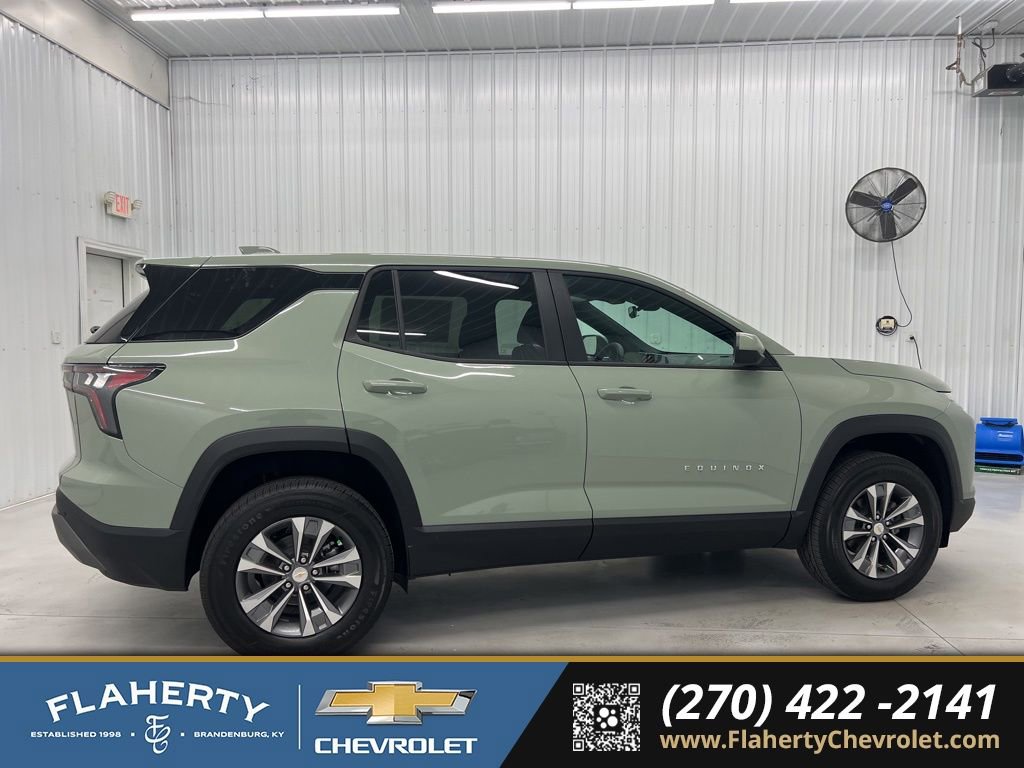 New 2026 Chevrolet Equinox LT image 2