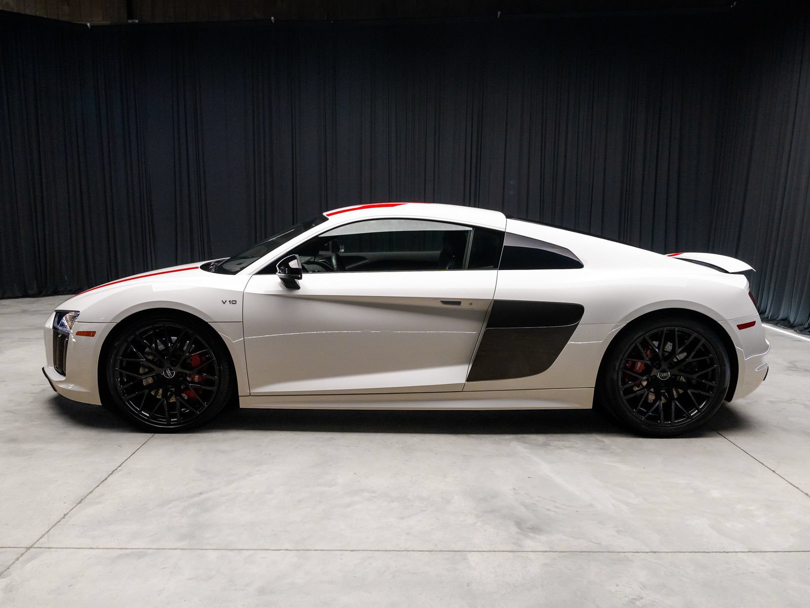 Used 2018 Audi R8 V10 w/ 20" Wheel Package RWD image 12