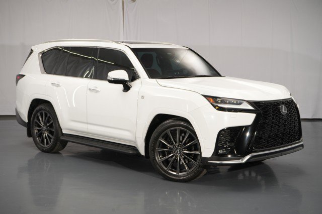 Used 2025 Lexus LX 700h F Sport image 9