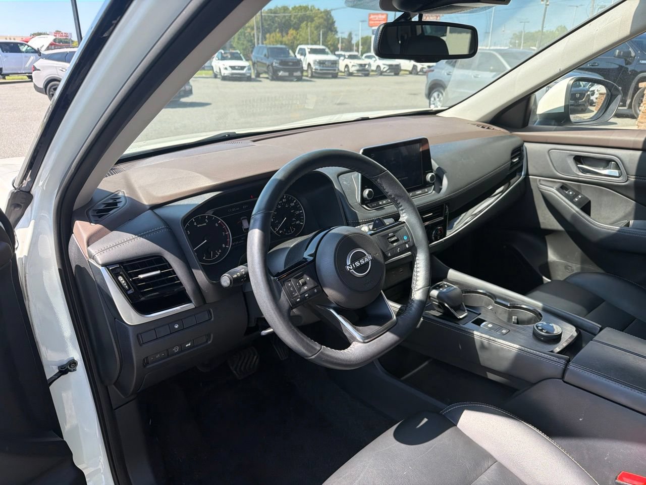Used 2023 Nissan Rogue SL AWD/4WD image 4