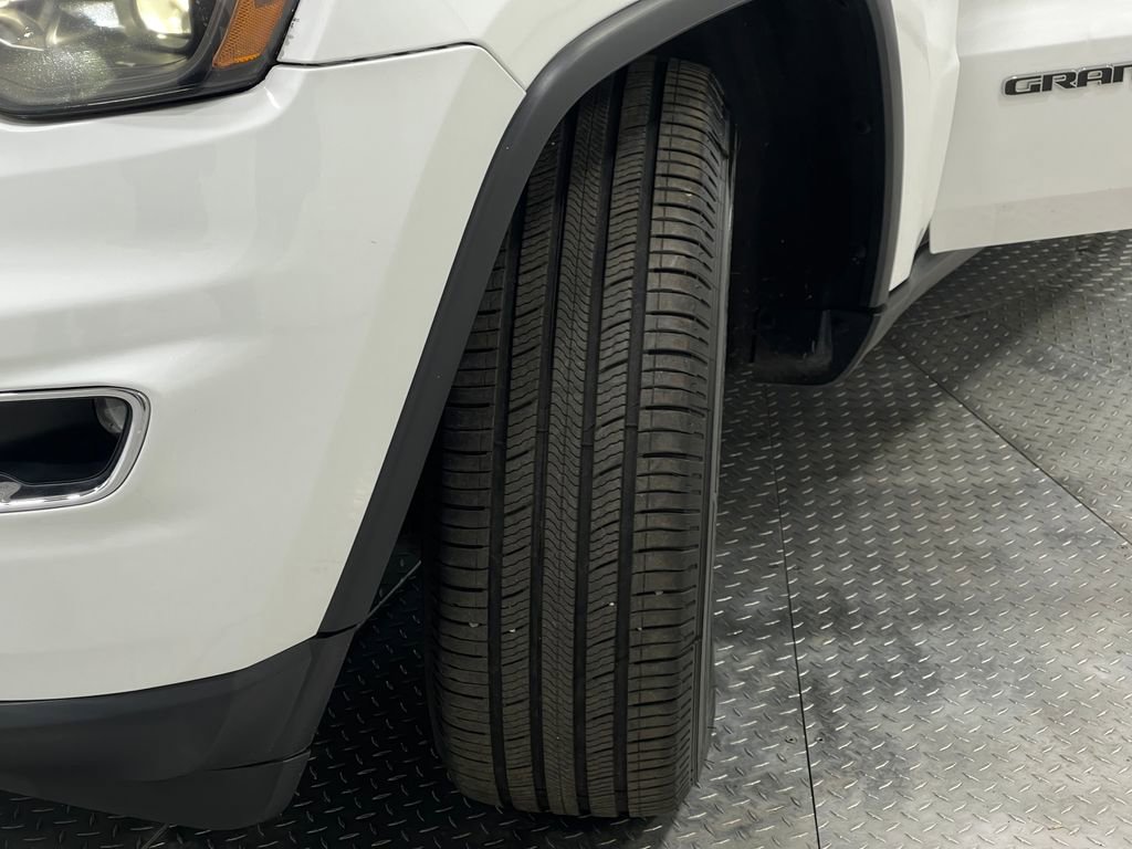 Used 2017 Jeep Grand Cherokee Limited image 36