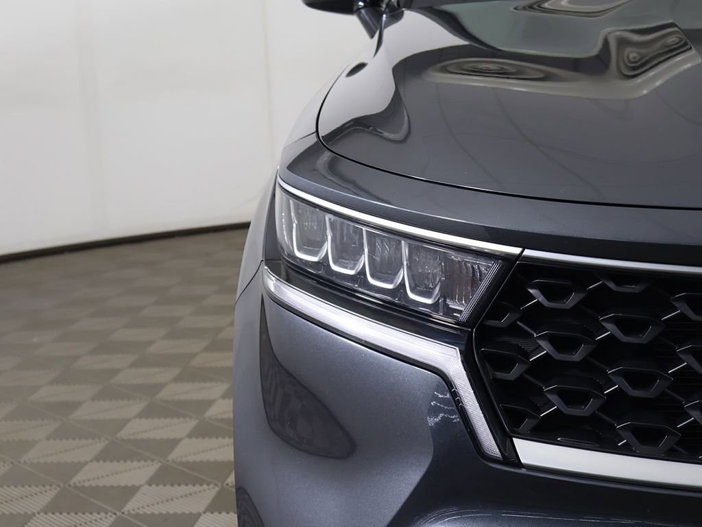 Used 2022 Kia Sorento LX image 12