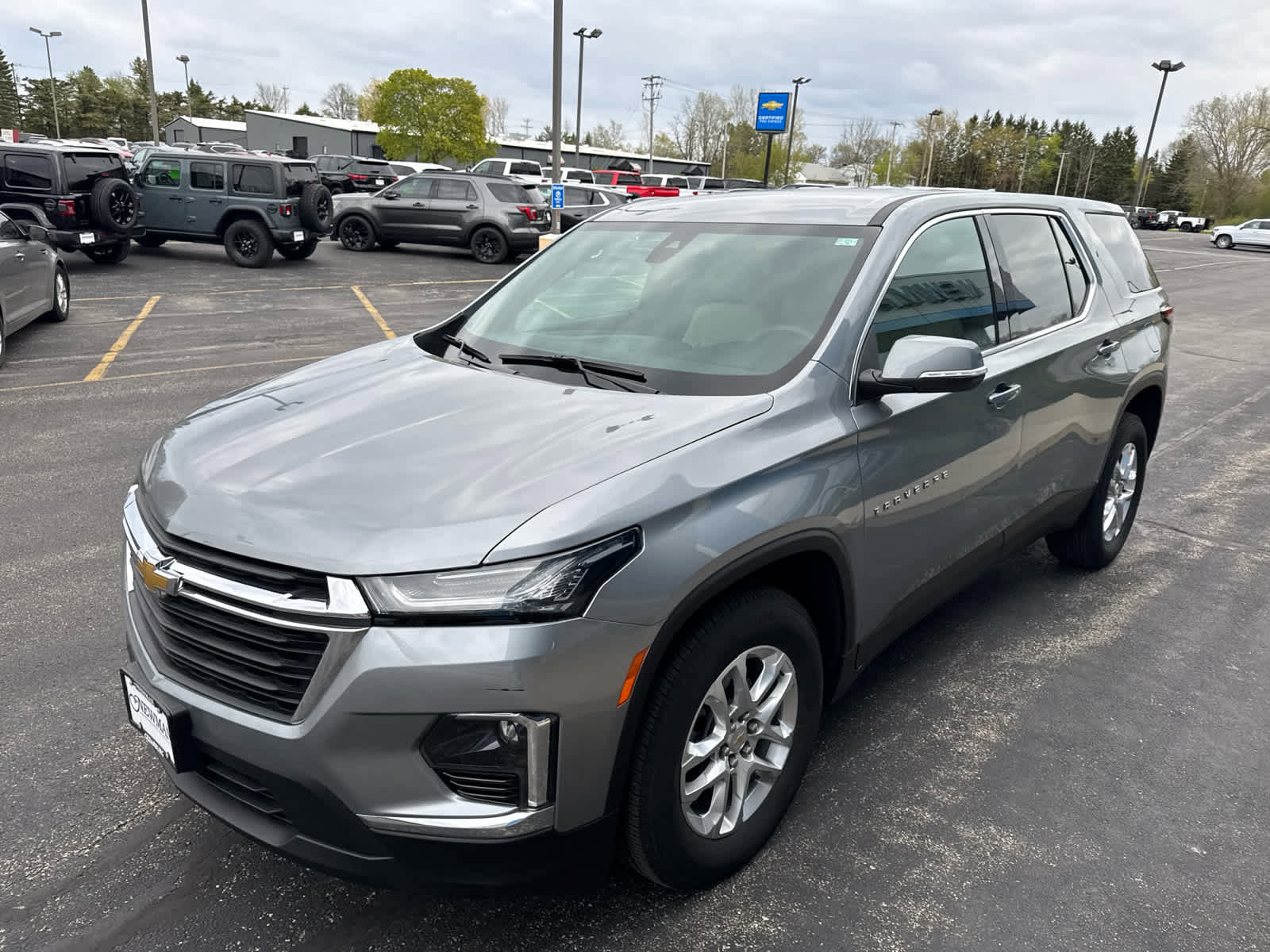 Used 2023 Chevrolet Traverse LS w/ Safety Package AWD/4WD image 12