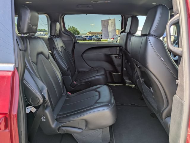 Used 2025 Chrysler Pacifica Select FWD image 23