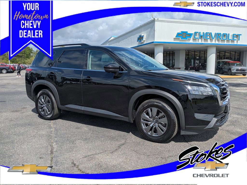 Used 2024 Nissan Pathfinder SV image 1