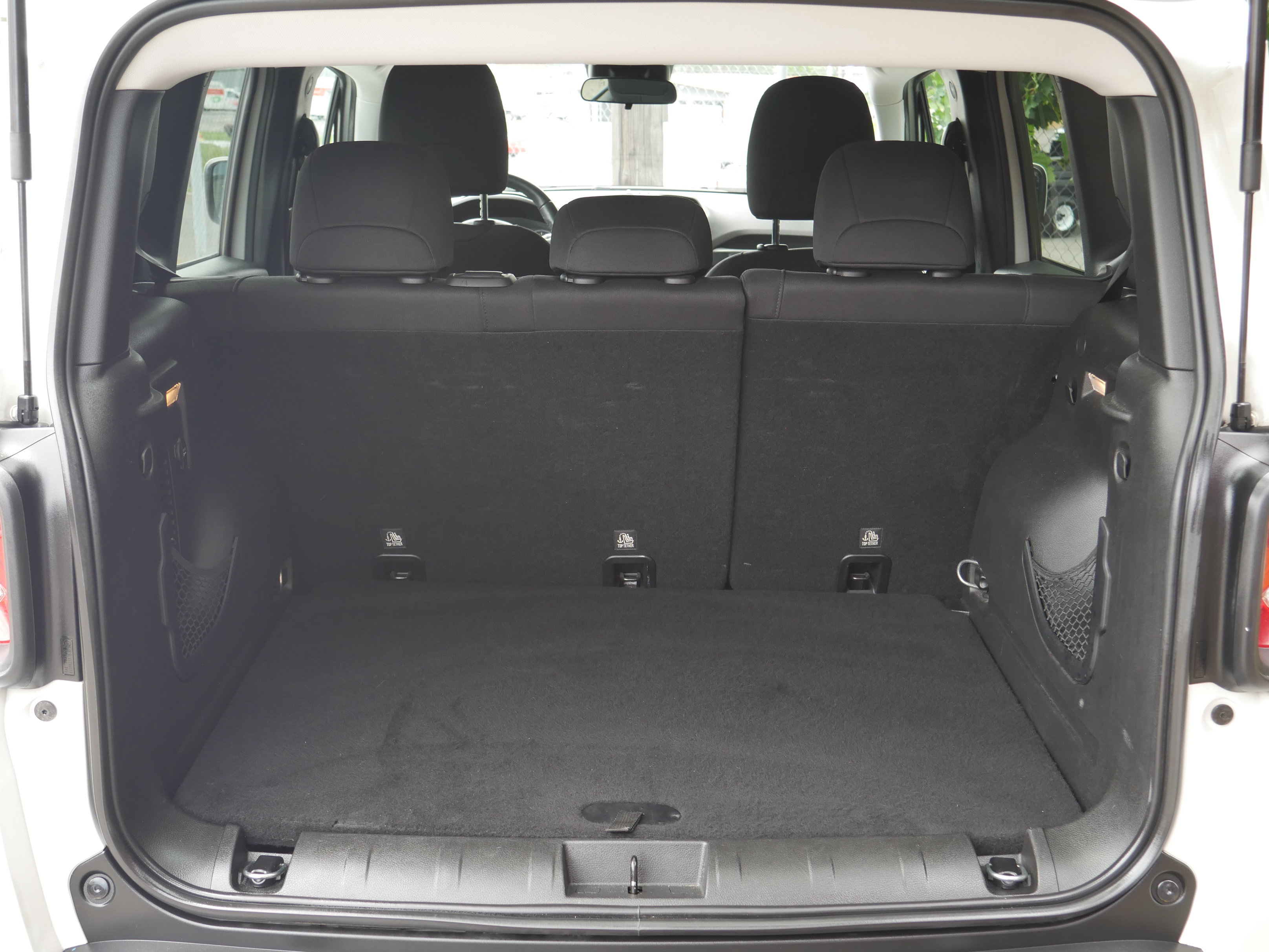 Used 2017 Jeep Renegade Latitude AWD/4WD image 22