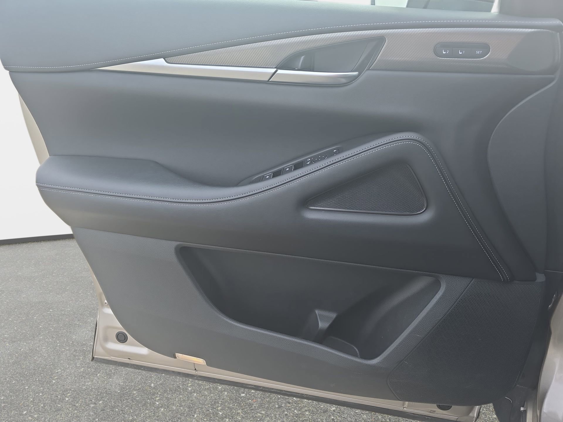 Certified 2024 INFINITI QX60 Luxe image 26