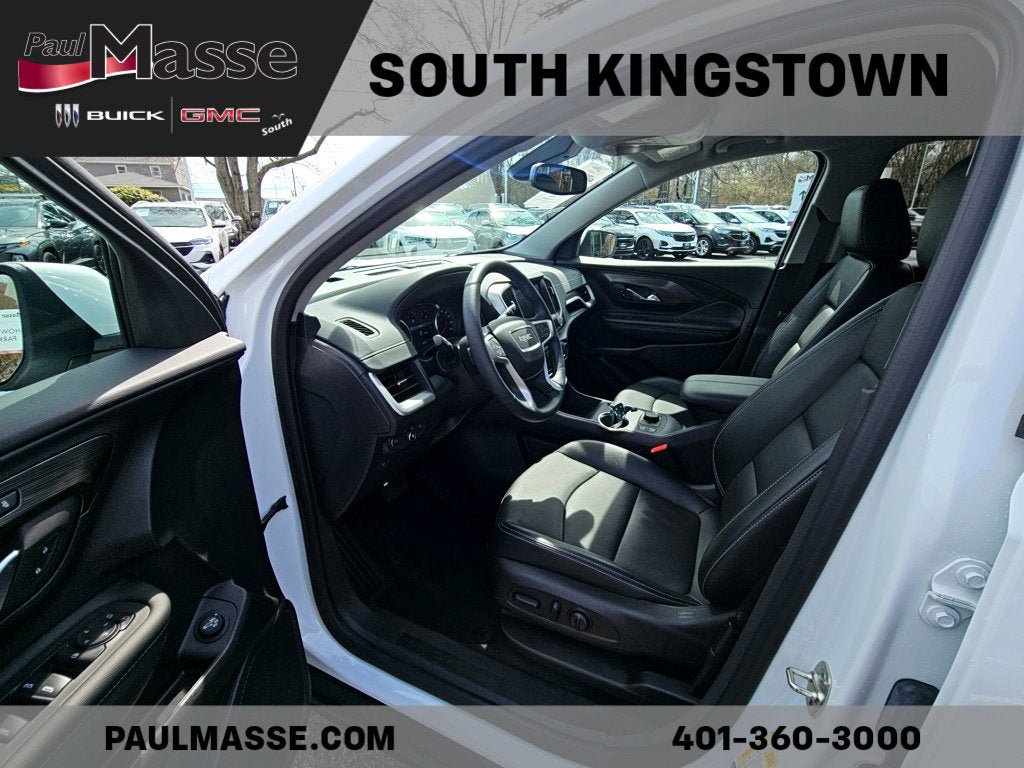 Used 2024 GMC Terrain SLT image 12