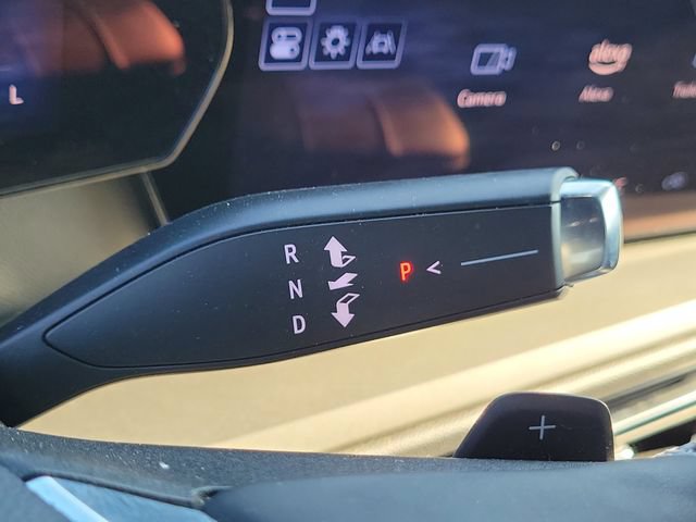 Certified 2025 Chevrolet Traverse LT FWD image 32