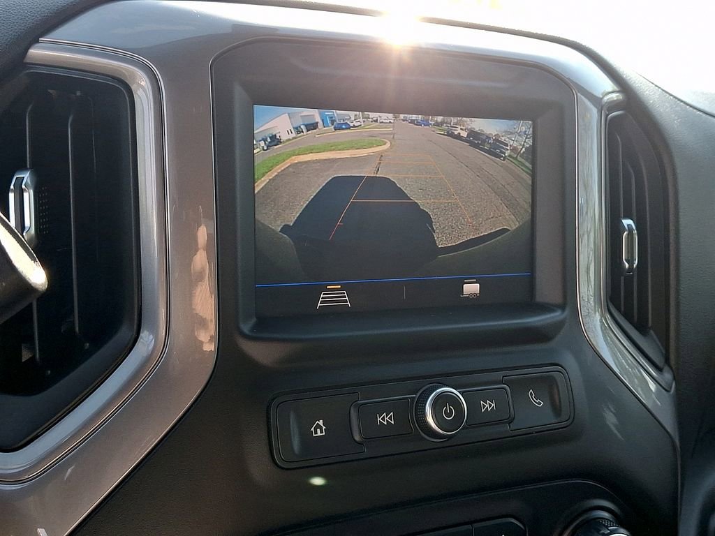 Used 2021 Chevrolet Silverado 2500 Custom w/ Custom Value Package image 17