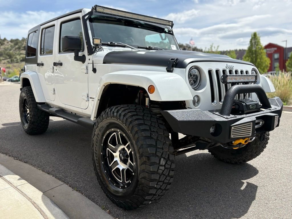 Used 2016 Jeep Wrangler Unlimited Sahara w/ Connectivity Group image 17