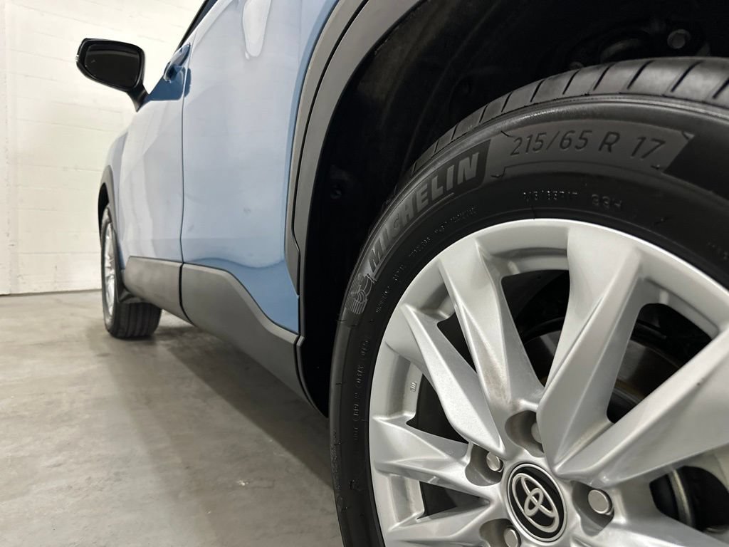 Used 2026 Toyota Corolla Cross LE FWD image 19