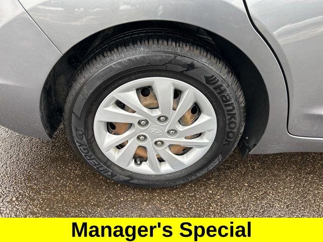 Used 2019 Hyundai Elantra SE image 39
