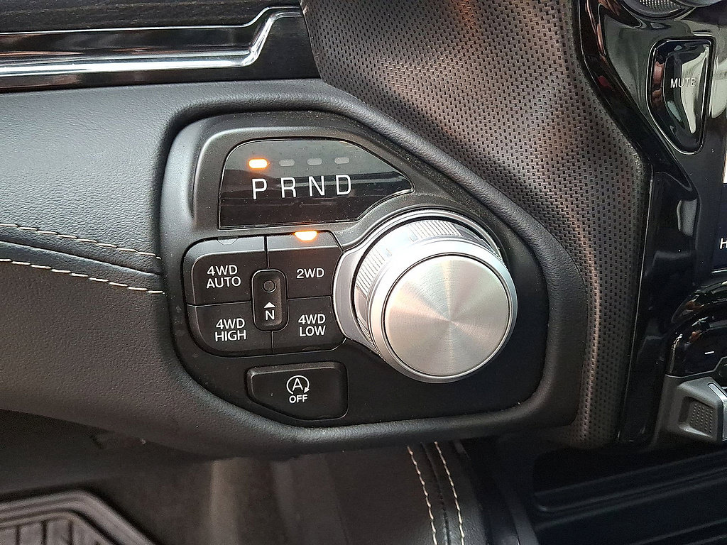 Used 2024 RAM 1500 Limited AWD/4WD image 18