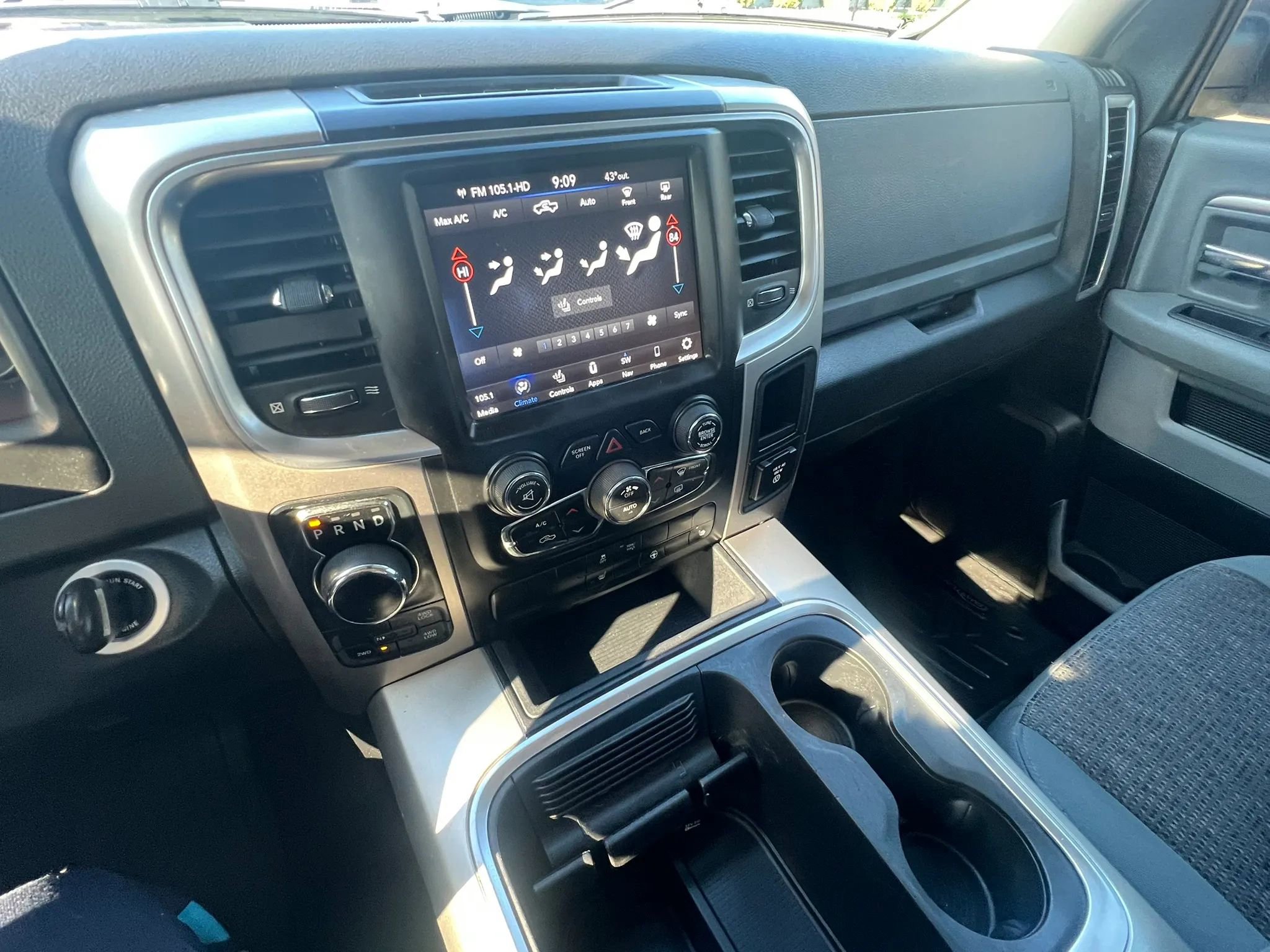 Used 2018 RAM 1500 SLT AWD/4WD image 22