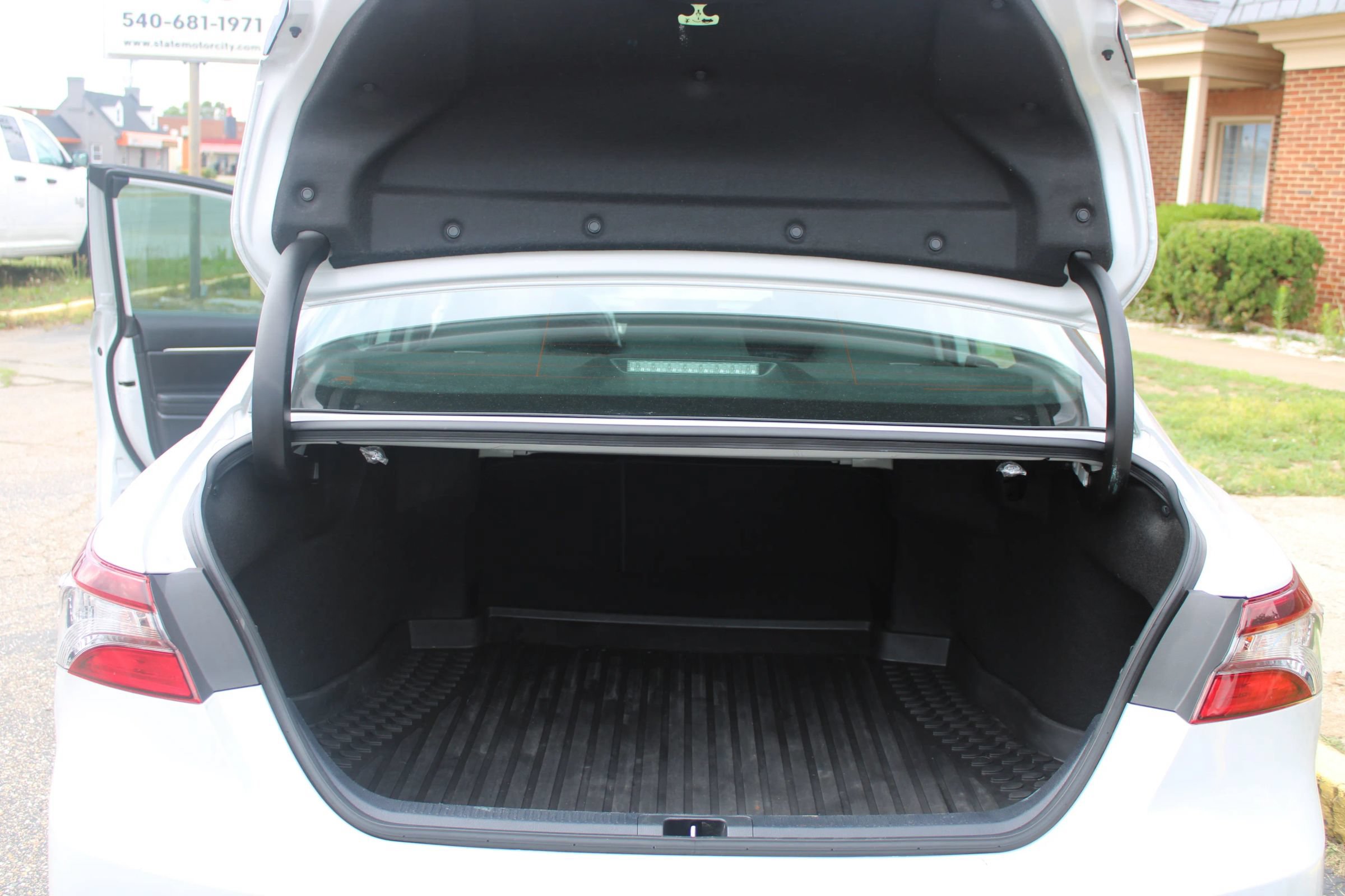 Used 2023 Toyota Camry LE FWD image 24