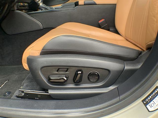 Certified 2022 Lexus ES 300h Ultra Luxury w/ Accessory Package 2 image 12