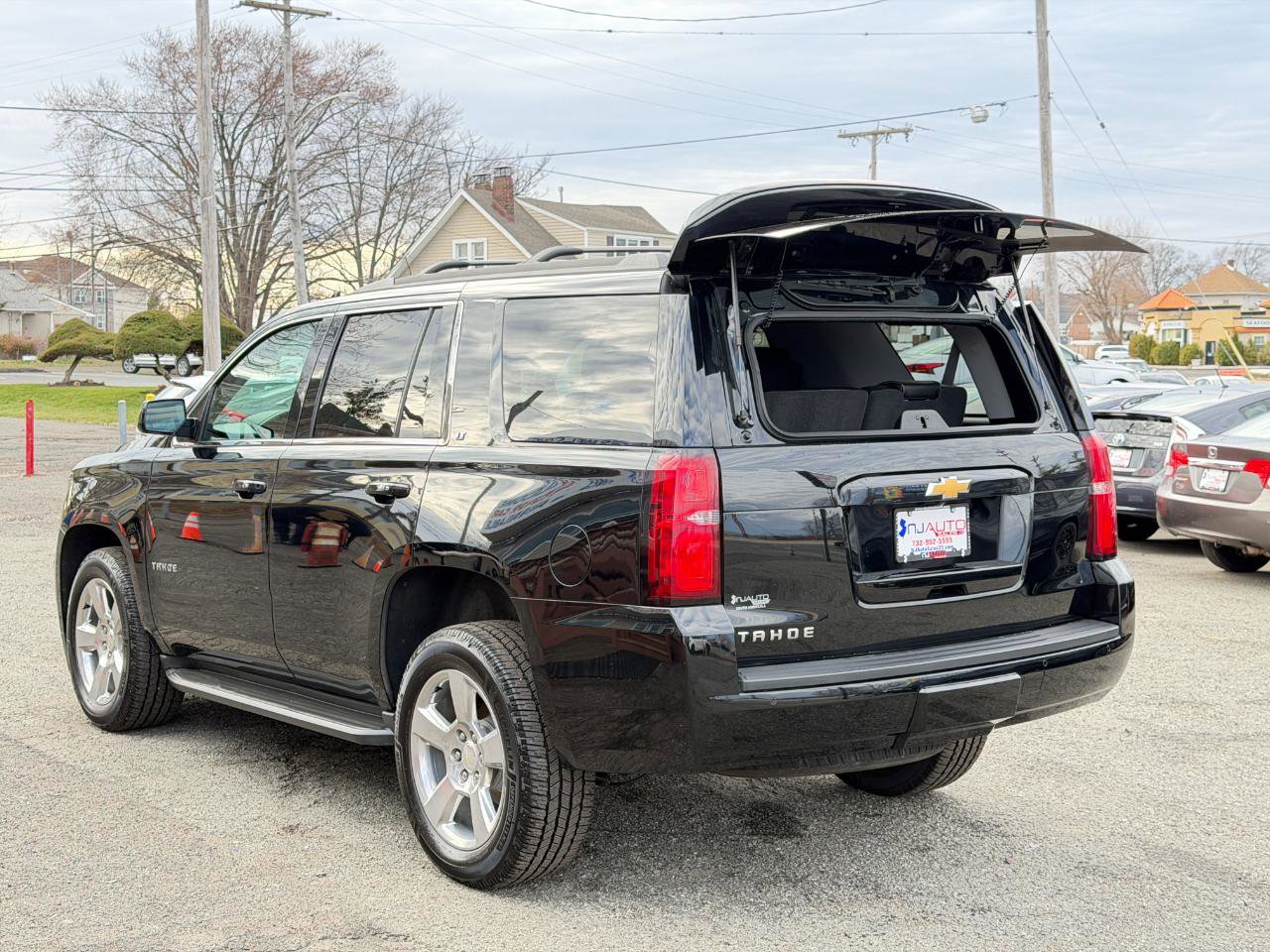 Used 2017 Chevrolet Tahoe LT image 38