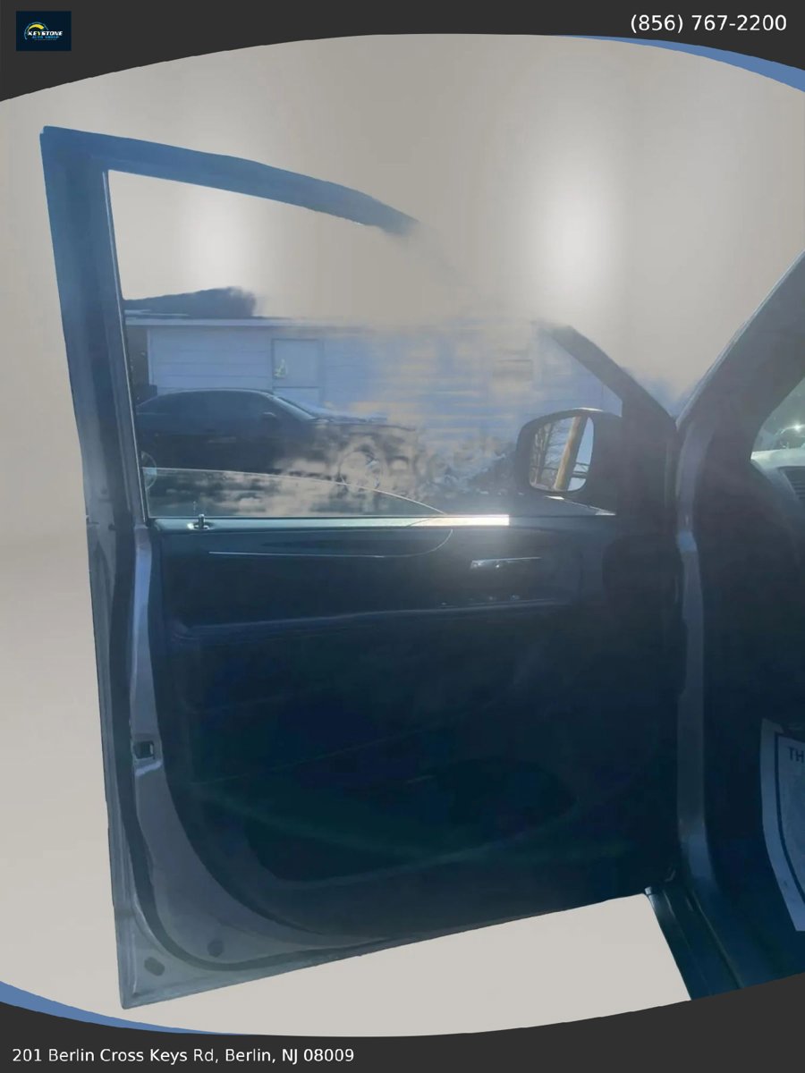 Used 2016 Dodge Grand Caravan SXT image 11