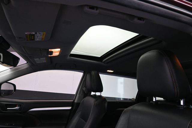 Used 2019 Toyota Highlander XLE FWD image 43