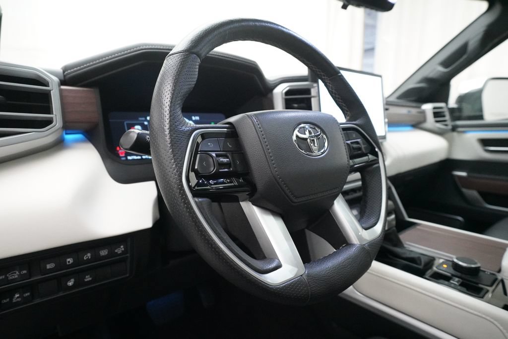 Used 2023 Toyota Sequoia Capstone AWD/4WD image 8
