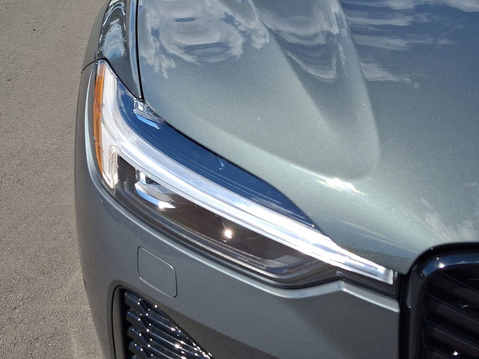 New 2026 Volvo XC60 B5 Plus w/ Protection Package Premier image 9