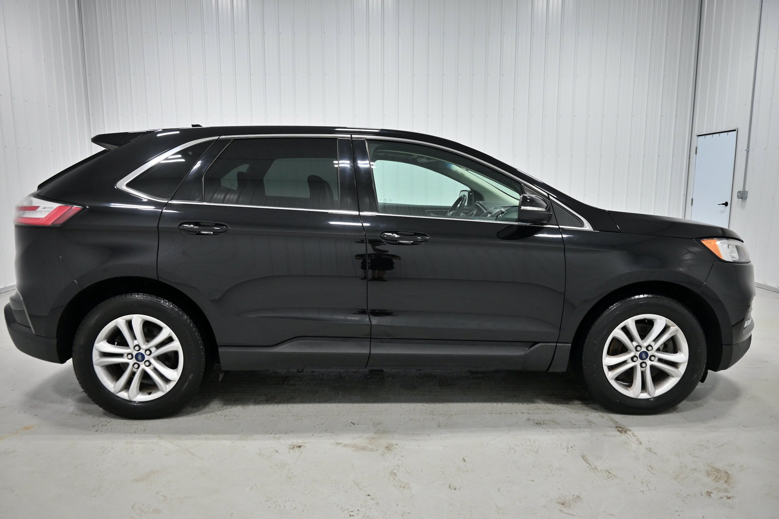 Used 2020 Ford Edge SEL w/ Cold Weather Package AWD/4WD image 37