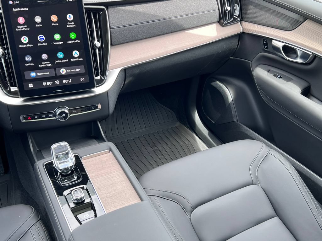 New 2026 Volvo XC90 B6 Plus w/ Protection Package Premier AWD/4WD image 18