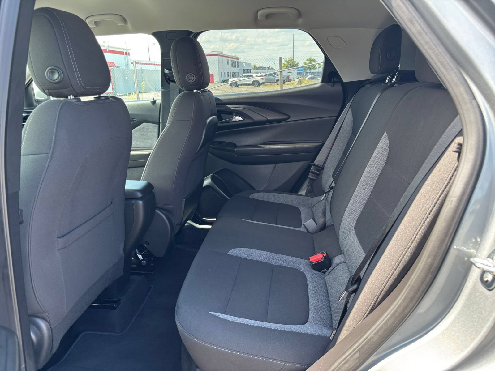 Used 2025 Chevrolet TrailBlazer LT FWD image 22