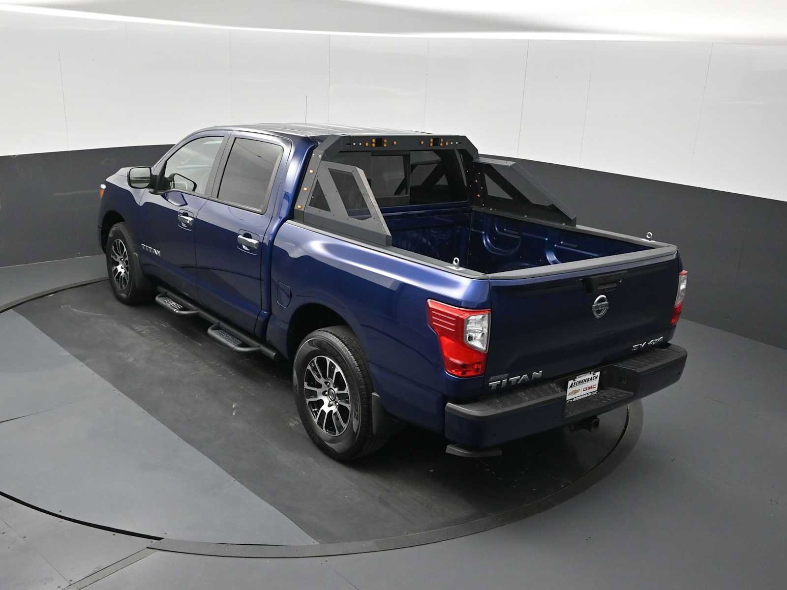 Used 2021 Nissan Titan SV w/ Accessory Utility Package AWD/4WD image 18