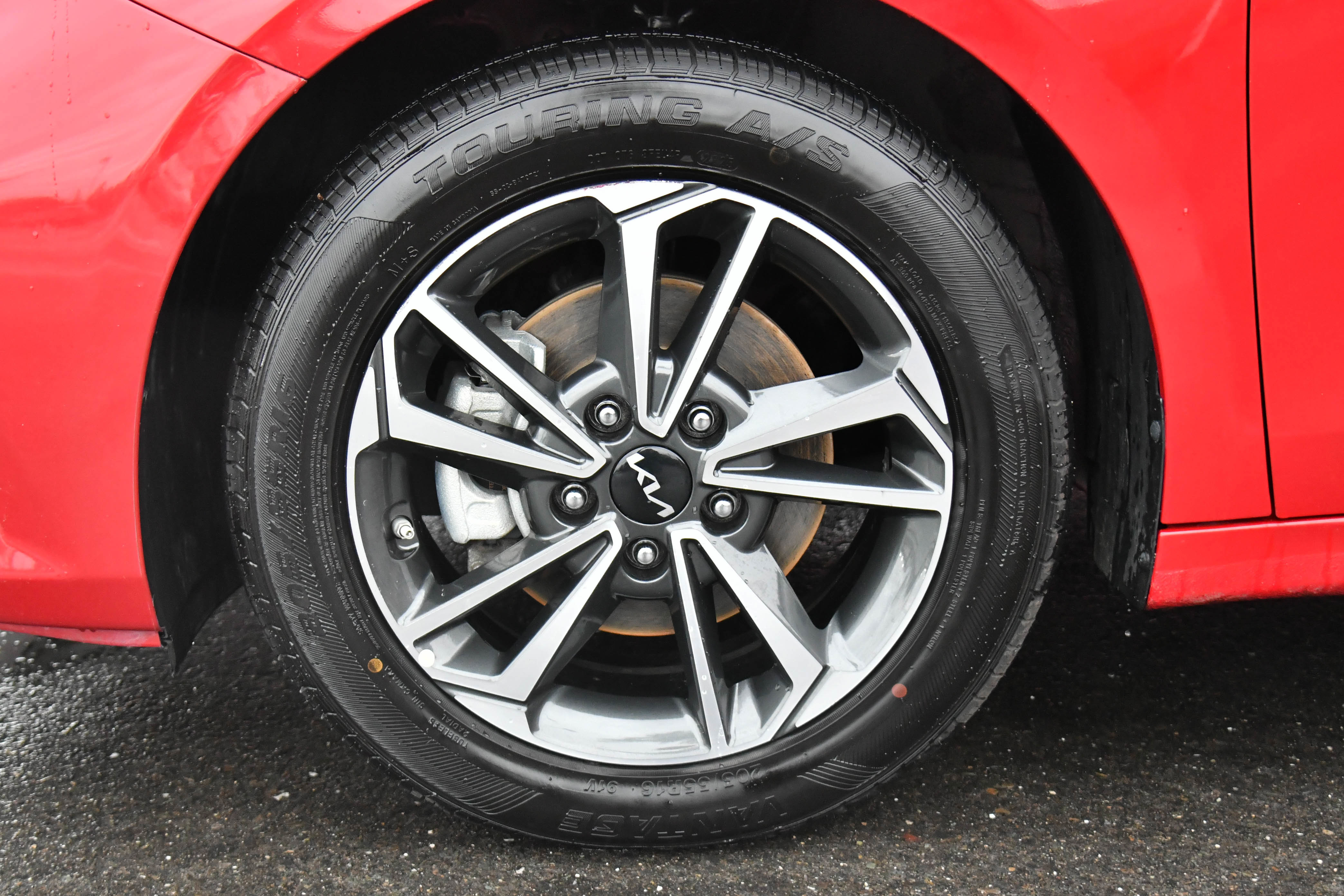 Used 2024 Kia Forte LXS image 12