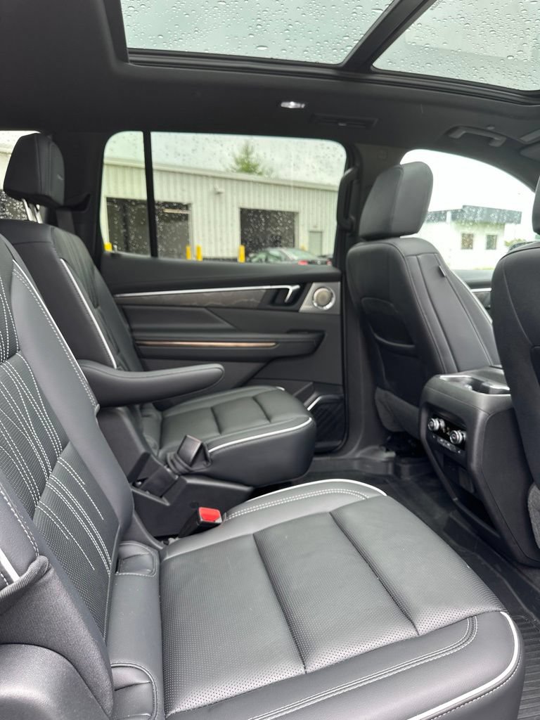 Used 2025 Buick Enclave Avenir w/ LPO, Floor Liner Package FWD image 14