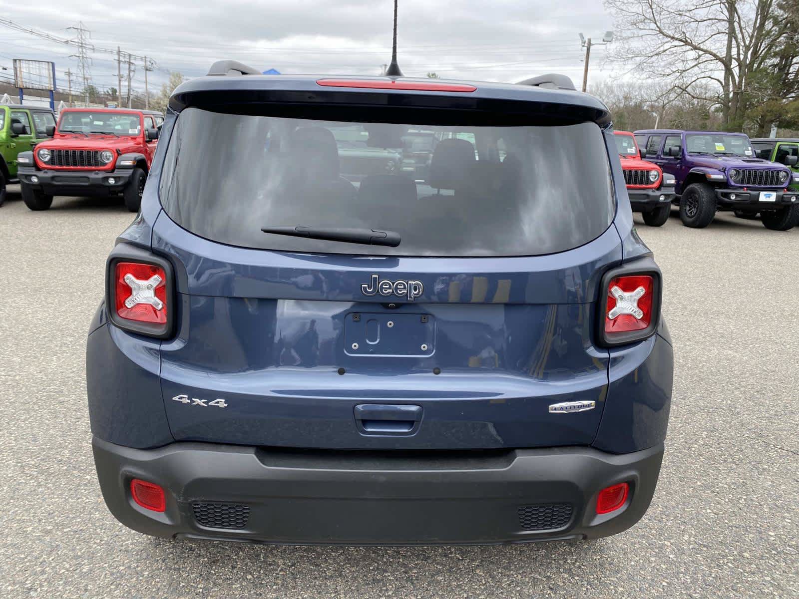 Certified 2022 Jeep Renegade Latitude AWD/4WD image 4