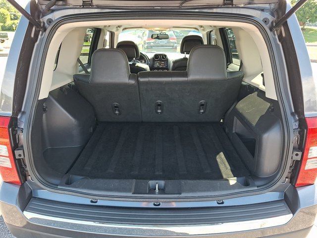 Used 2017 Jeep Patriot High Altitude AWD/4WD image 35