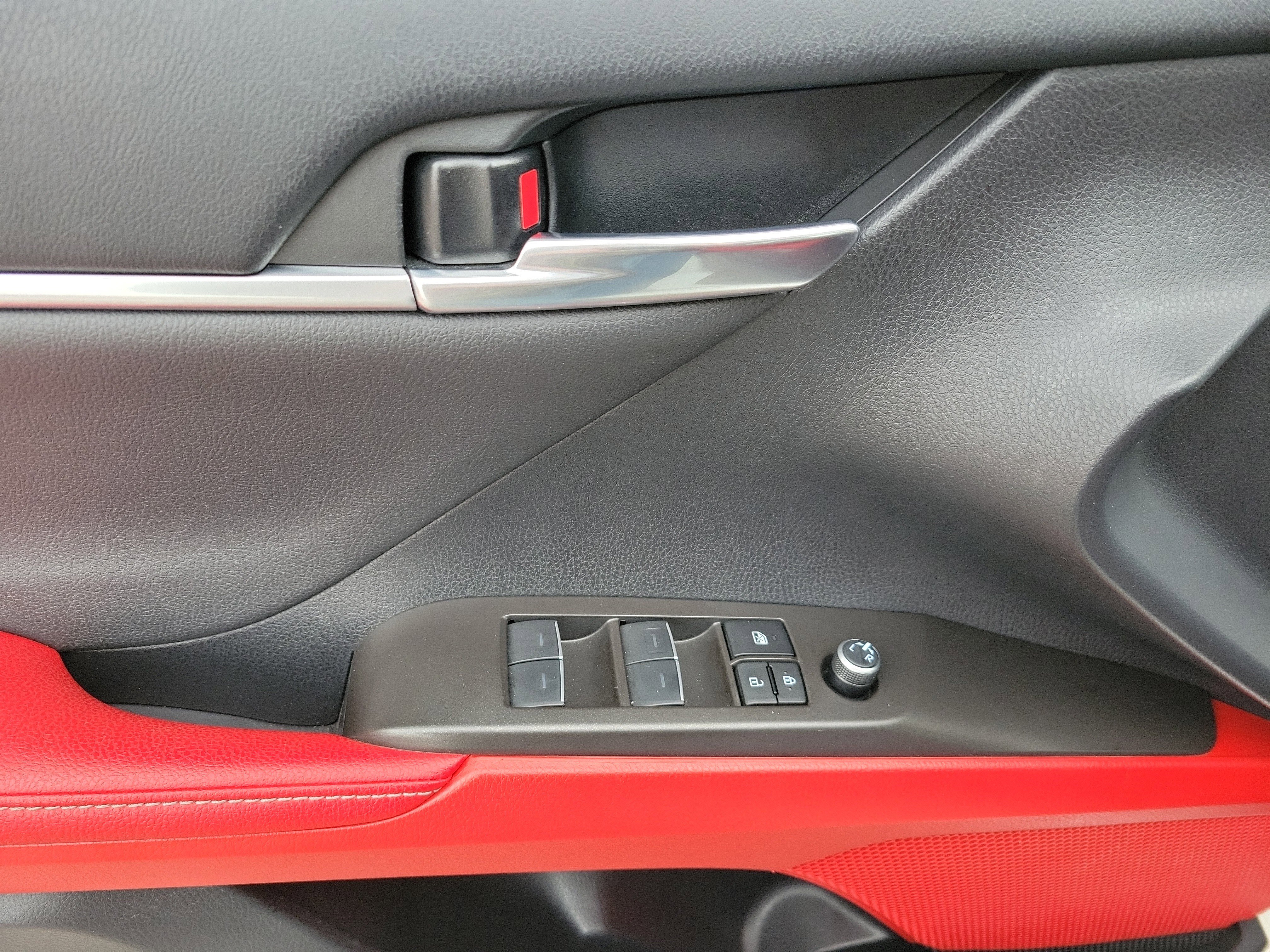 Used 2023 Toyota Camry XSE image 12