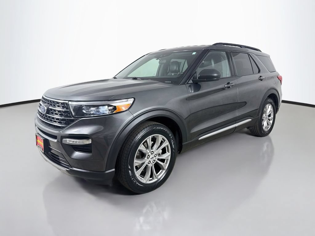 Used 2020 Ford Explorer XLT w/ Equipment Group 202A AWD/4WD image 3