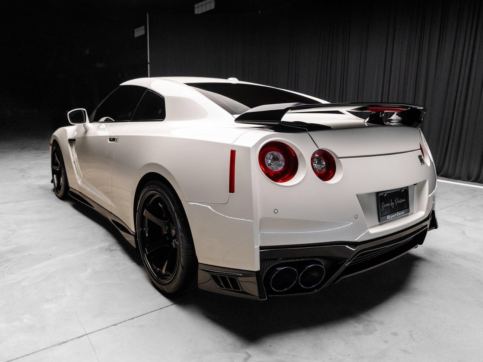 Used 2021 Nissan GT-R Premium AWD/4WD image 13