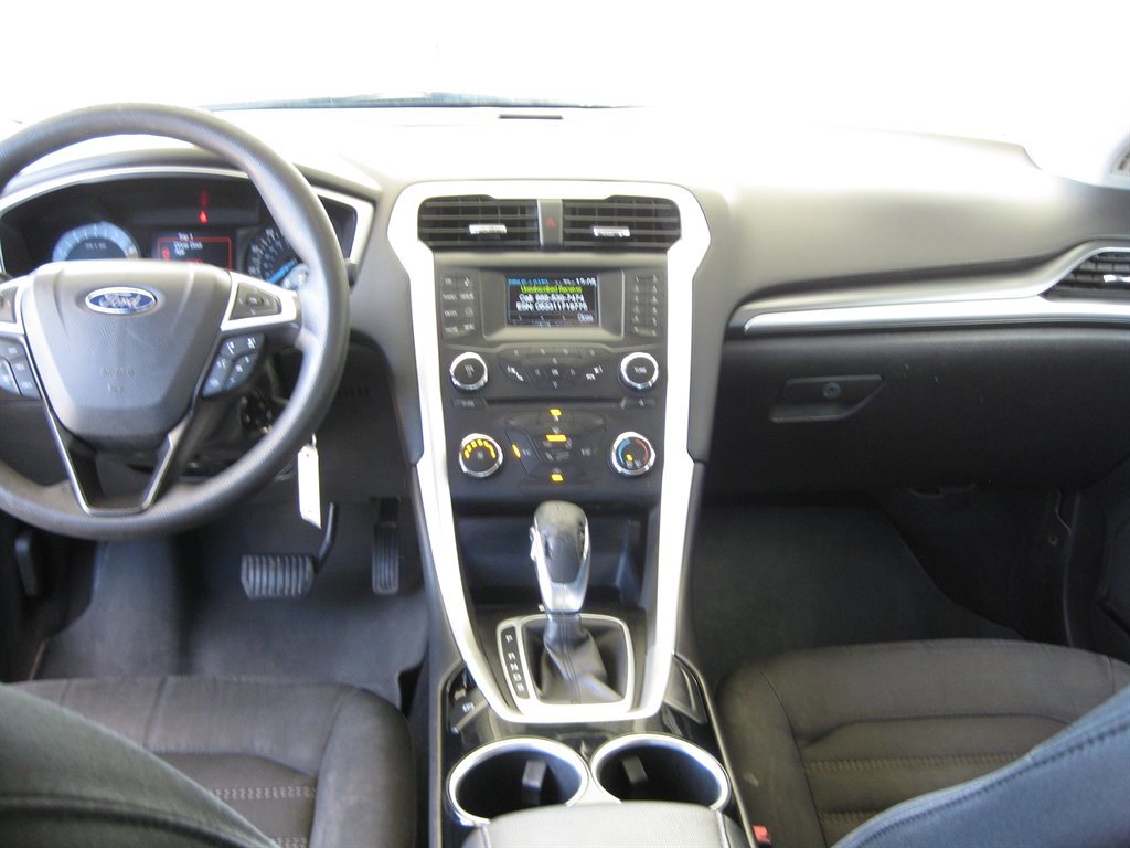 Used 2013 Ford Fusion SE FWD image 27