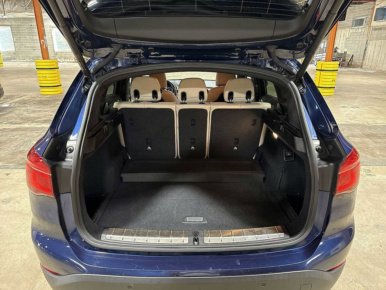 Used 2019 BMW X1 xDrive28i image 11