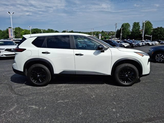 Used 2025 Nissan Rogue S FWD image 9