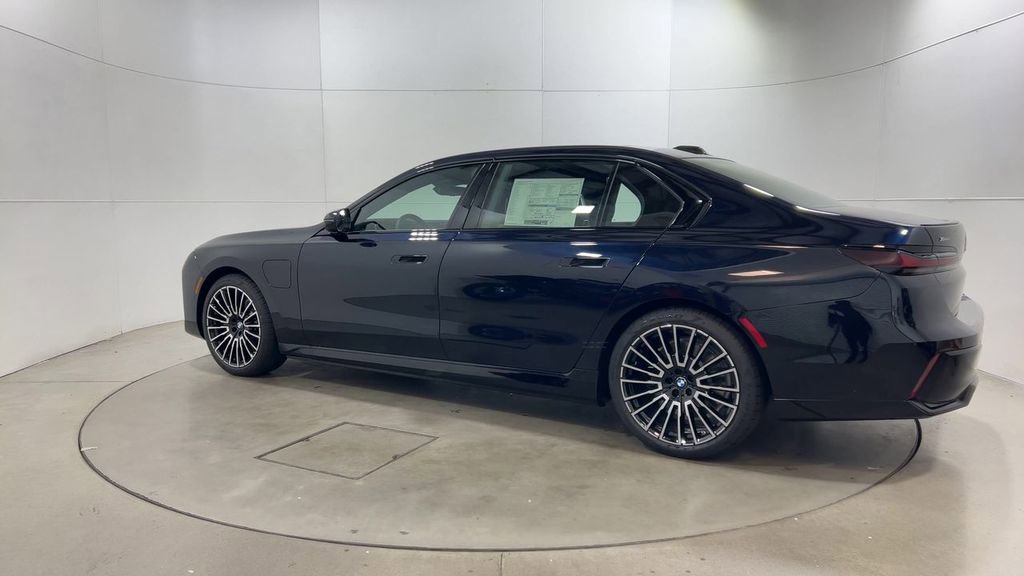 New 2026 BMW 750e xDrive w/ Premium Package image 6