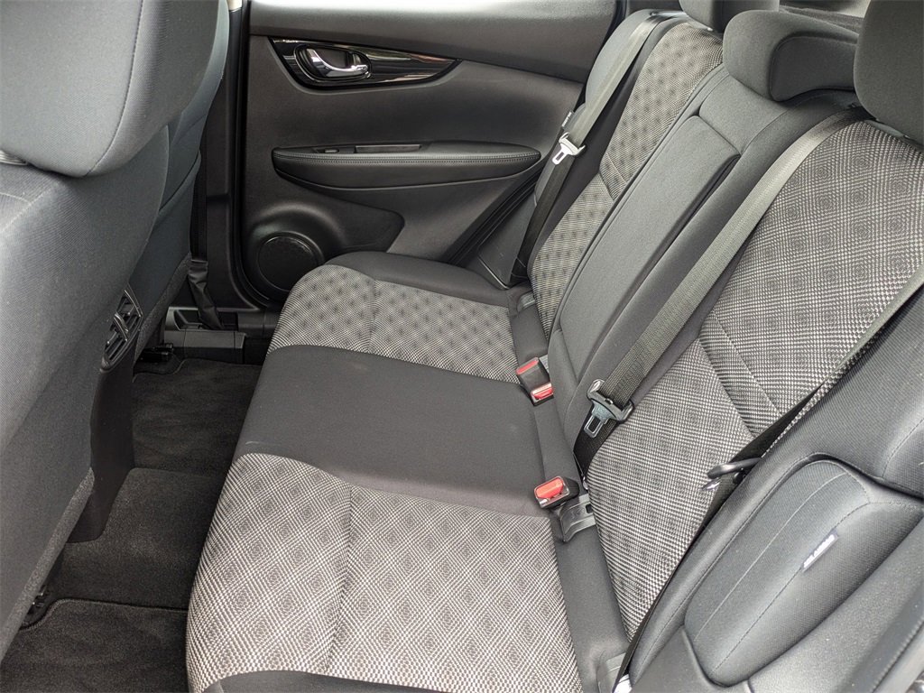 Certified 2022 Nissan Rogue Sport SV image 12